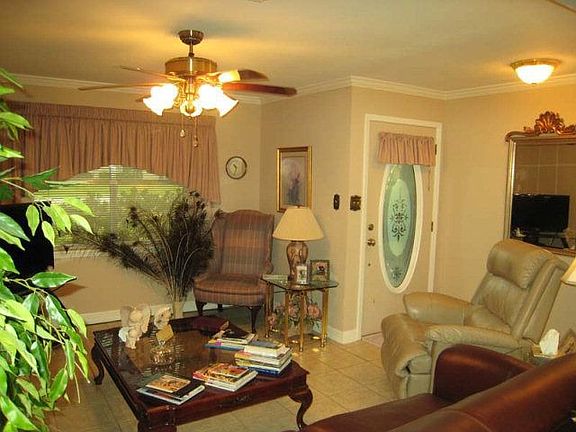 4th image of 166 Creekwood Dr