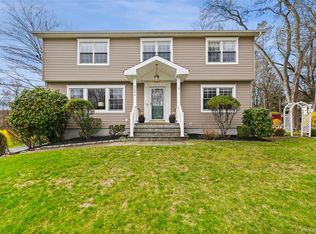 3594 Suncrest Avenue, Yorktown Heights, NY 10598