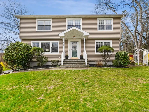 3594 Suncrest Avenue, Yorktown Heights, NY 10598