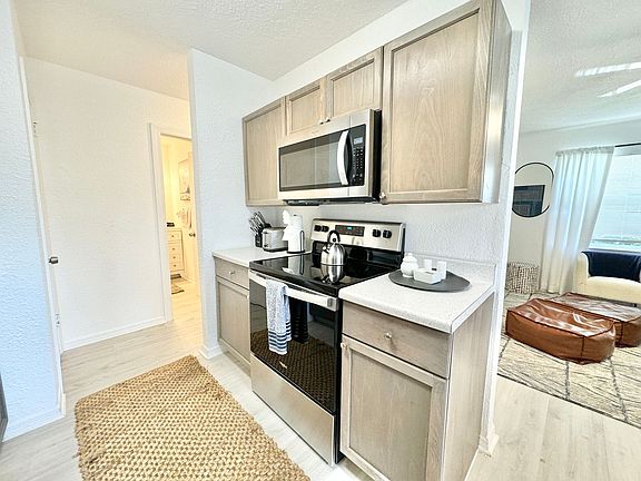 4th image of 4093 Springs Ln #4091