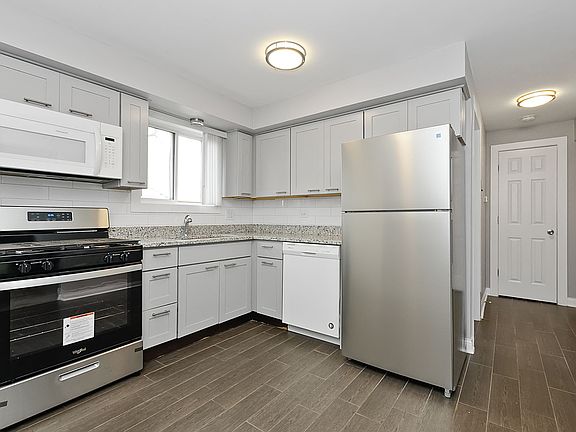 4th image of 4654-4658 W 79th St #46581N