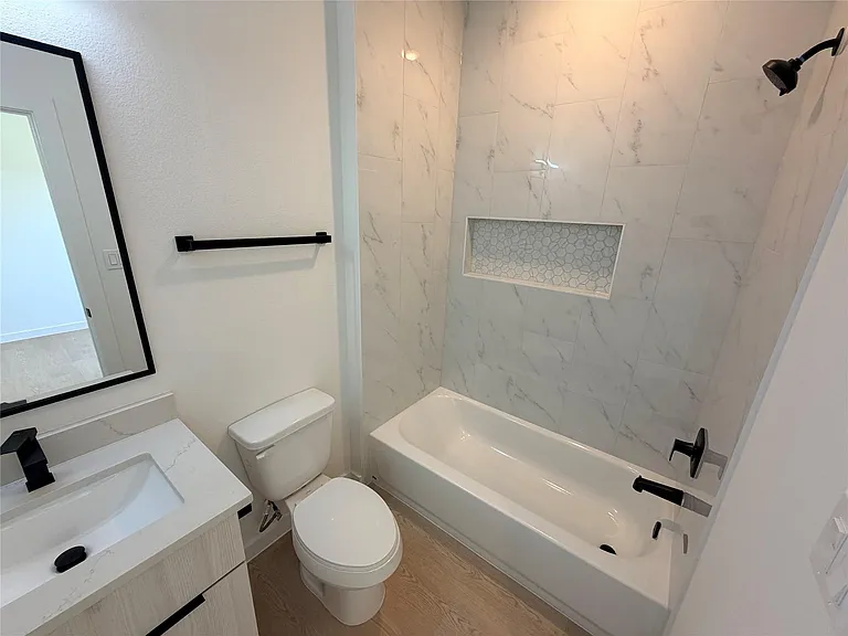 1031 N Lane Cir #B — Photo 17