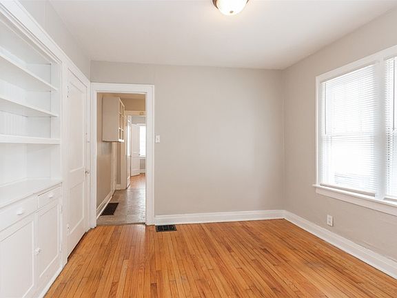 4th image of 1466 N Chester Ave