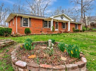 1239 N Charlotte St, Dickson, TN 37055