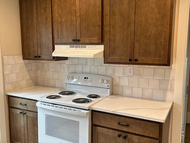 402 N Sampson St — Photo 6