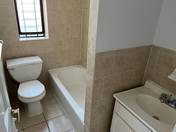 4th image of 679 Waring Ave APT 4G