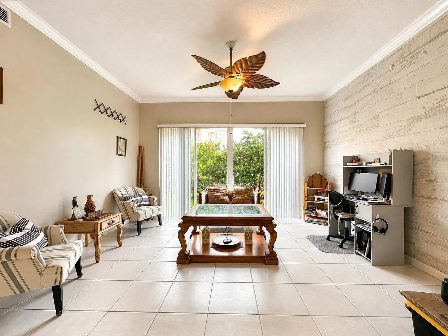 2 bed, 2.0 bath, 1989 sqft, $3,800 — Photo 1