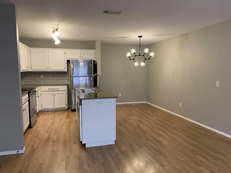 3007 Windrift Ave #2 — Photo 8