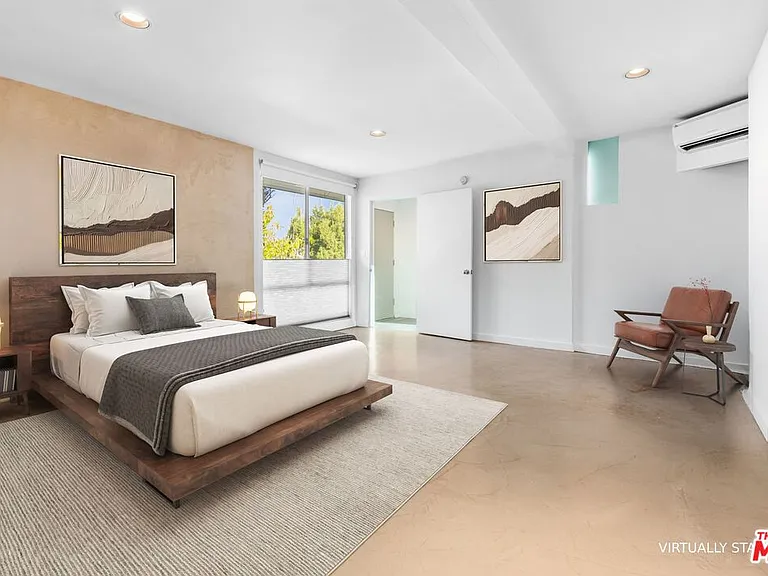 1127 Angelo Dr — Photo 22
