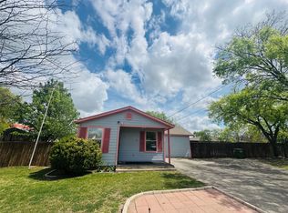 308 Hallvale Dr, White Settlement, TX 76108