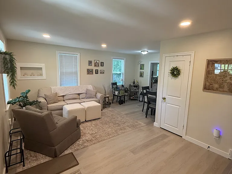 418 W High St — Photo 3