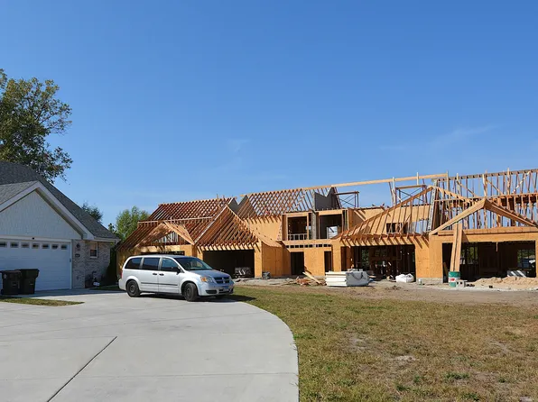 7427 Covington Dr, Justice, IL 60458