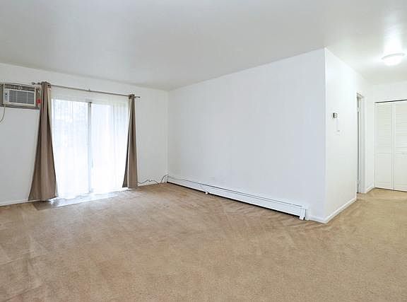 4th image of 1185 Meadow Ln APT 109