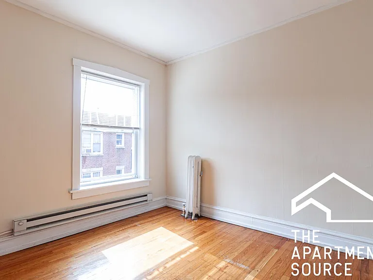 959 W Cornelia Ave #3A — Photo 5