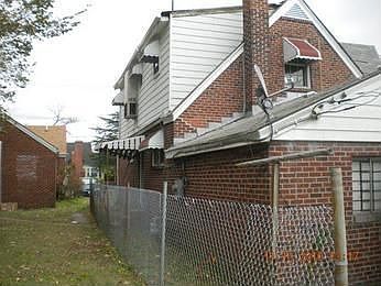4th image of 900 Garfield St