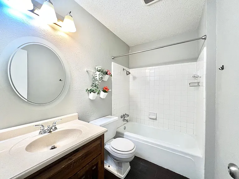 1301 Grant Dr — Photo 17