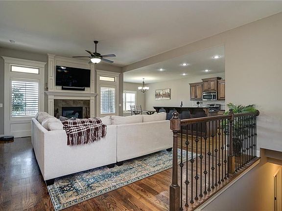 5th image of 5511 NW 92nd Ter
