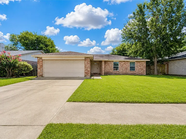 9915 Towne Tower Ln — Photo 2