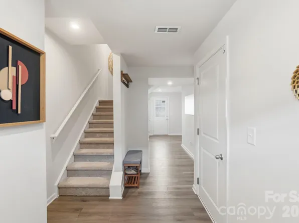 2040 Langer St, Charlotte, NC 28214