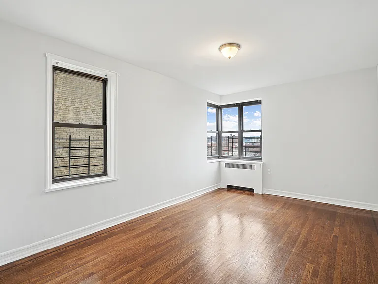 2175 Cedar Ave #7F — Photo 4