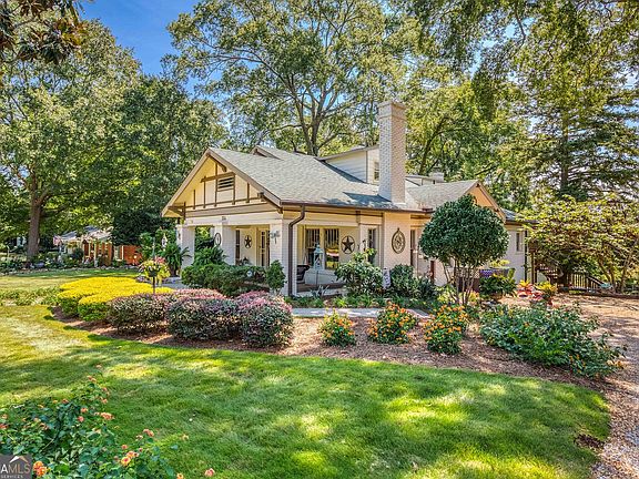 2nd image of 304 Edwards St