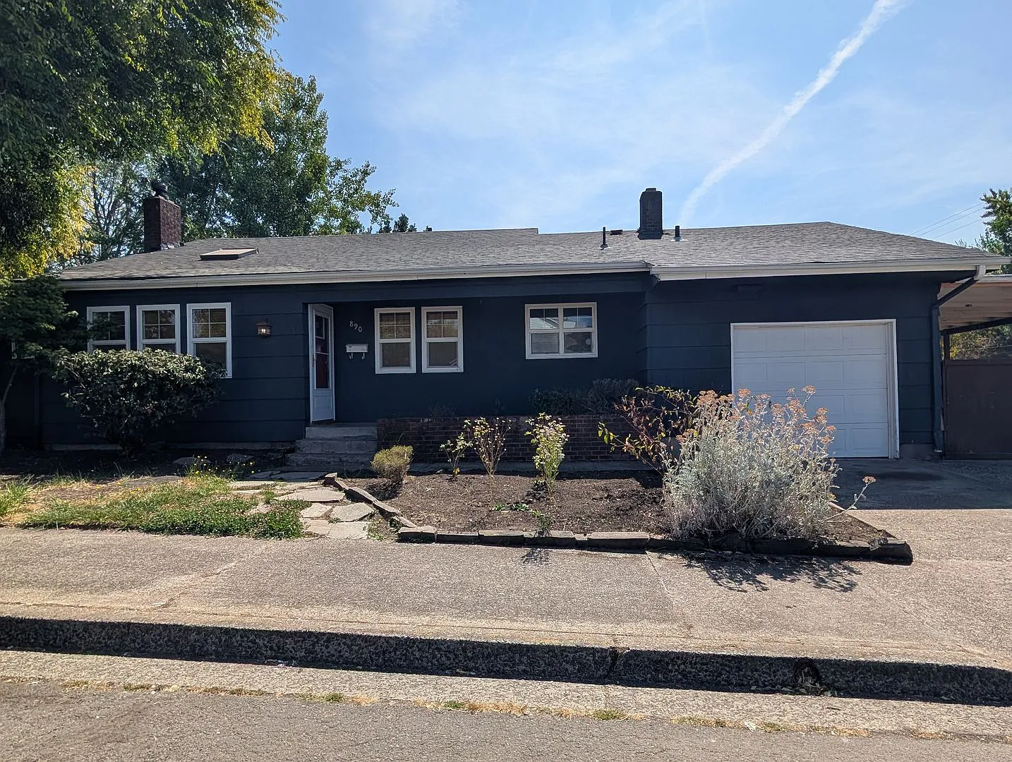 Great 3+ bedroom/1 bathroom — Photo 1