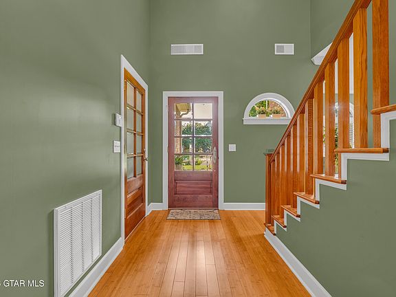 3rd image of 24 Lakes Blvd