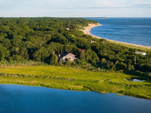 24 Sammys Beach Rd, East Hampton, NY 11937