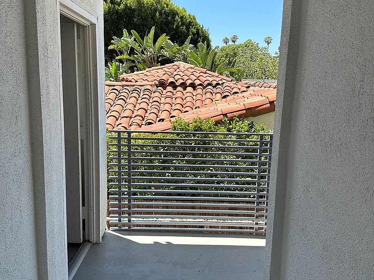 1311 California Ave #201 — Photo 4