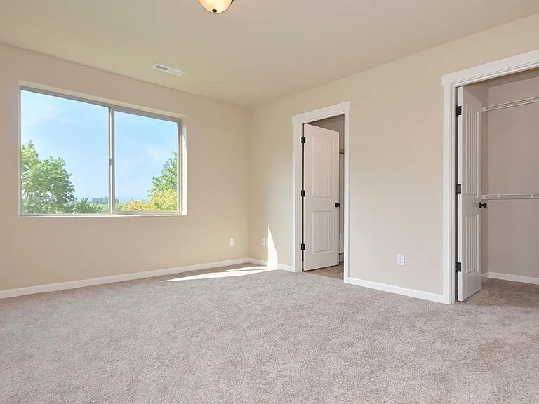 228 SE Maple St — Photo 8