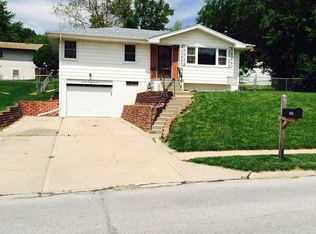7222 Sun Valley Dr, Bellevue, NE 68157