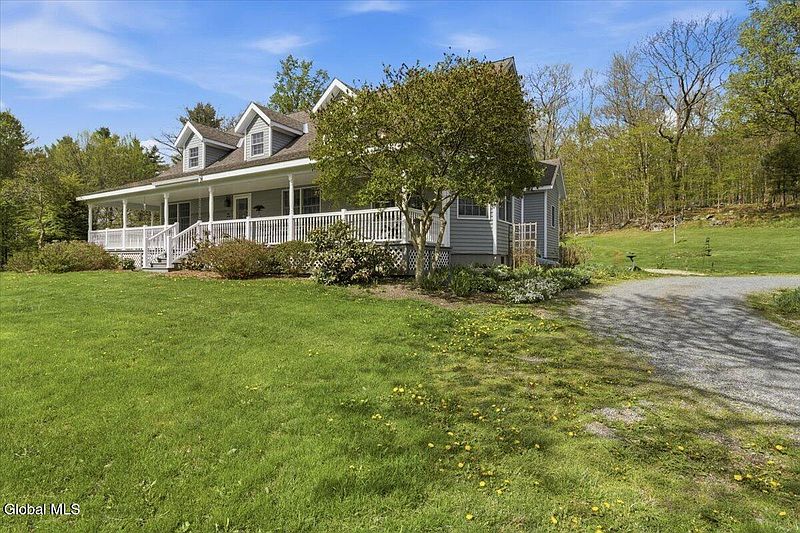 4th image of 224 Turnpike Road