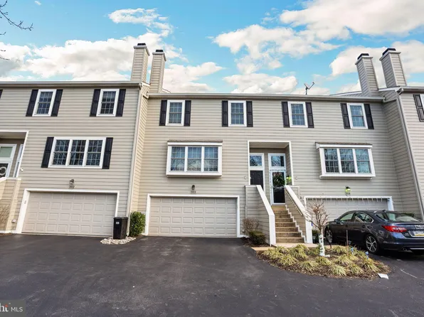 303 Princeton Cir, Newtown Square, PA 19073