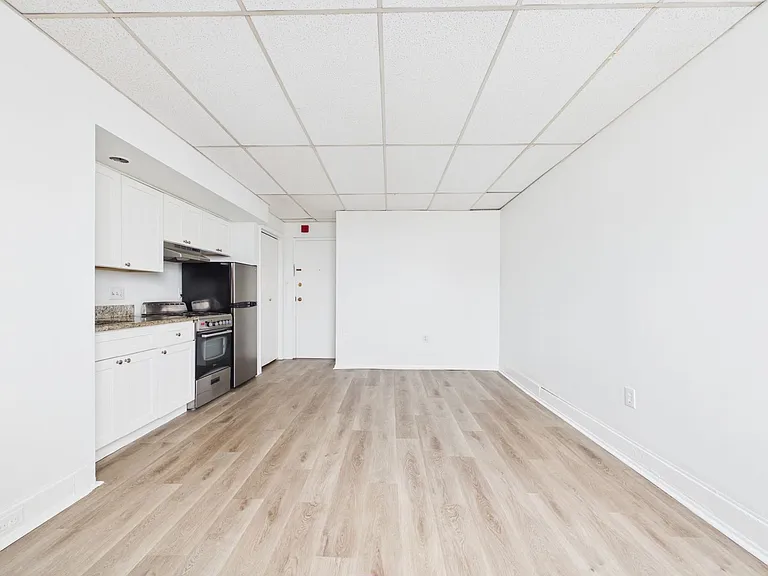 Morris Apartments — Photo 2