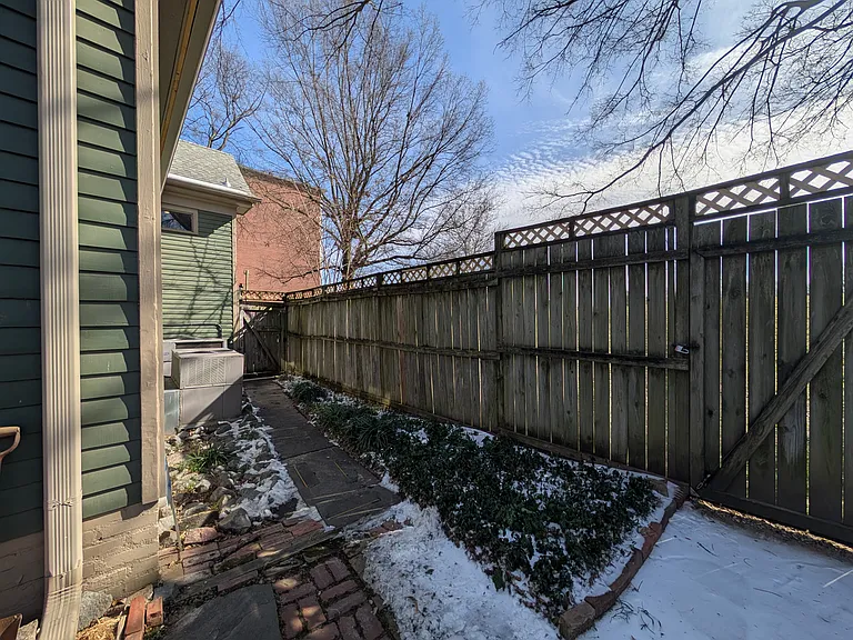 1116 Rock St — Photo 14