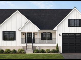 800 Lasso Ct S, Hawley, PA 18428