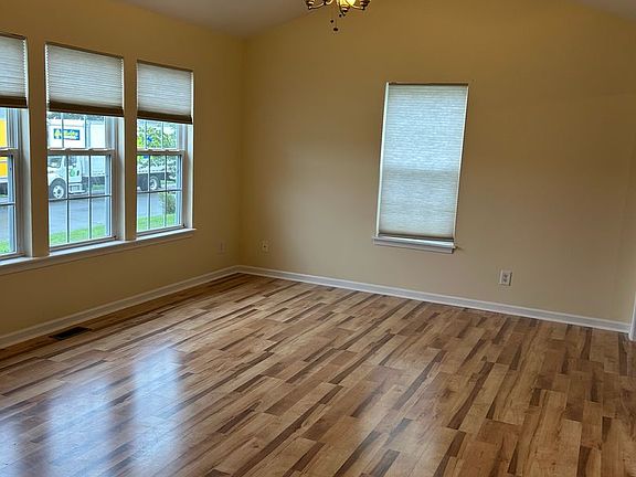 5th image of 405 James Toney Dr