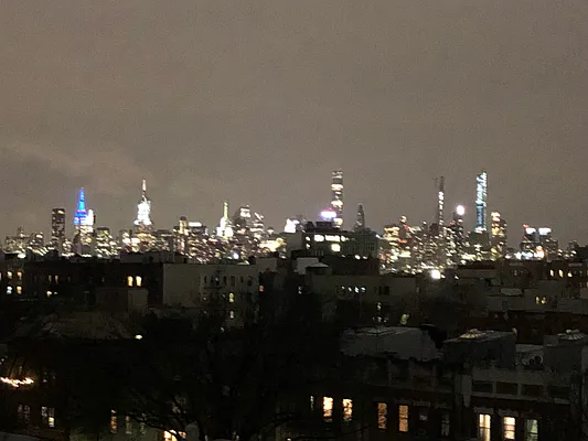 Rented by Metropolis International Realty Inc. | media 12