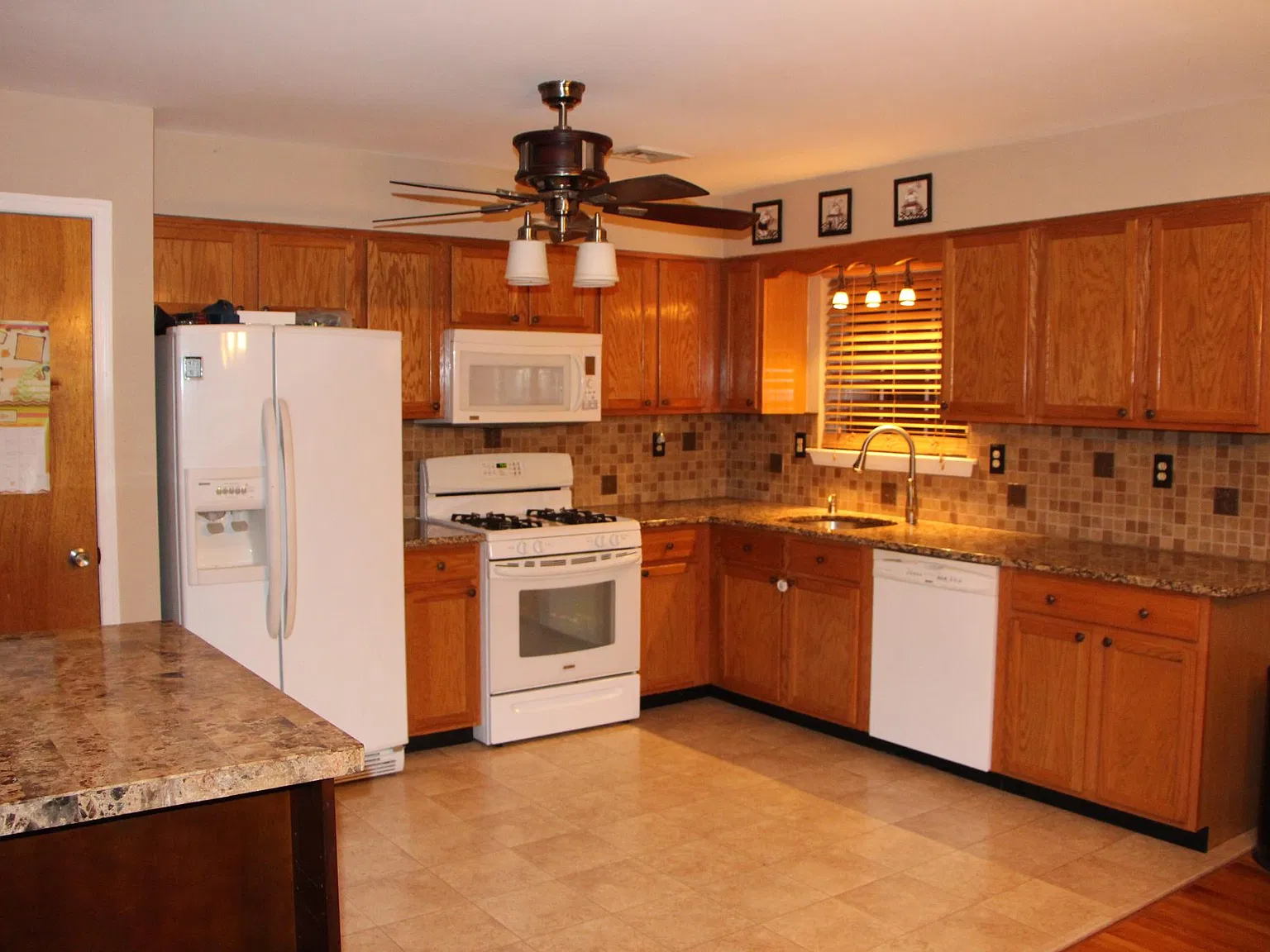 3 bed, 1500 sqft, $3,000 — Photo 3