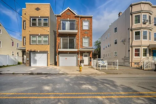 267 S 10th St Photo 1