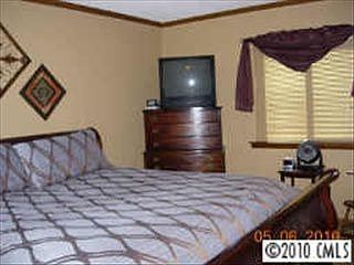 5th image of 2121 Hearthstead Ln