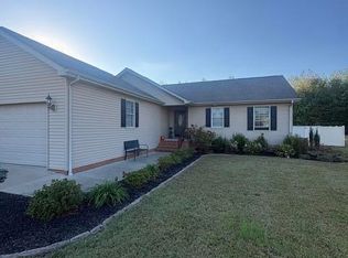 321 Chadwick Dr, Paducah, KY 42003