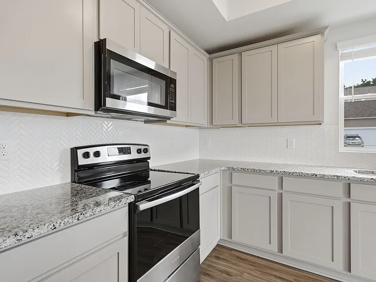 3901 Sadie St — Photo 14