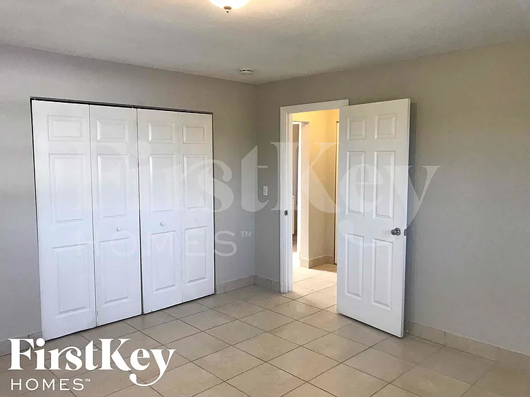3427 NW 37th St — Photo 15
