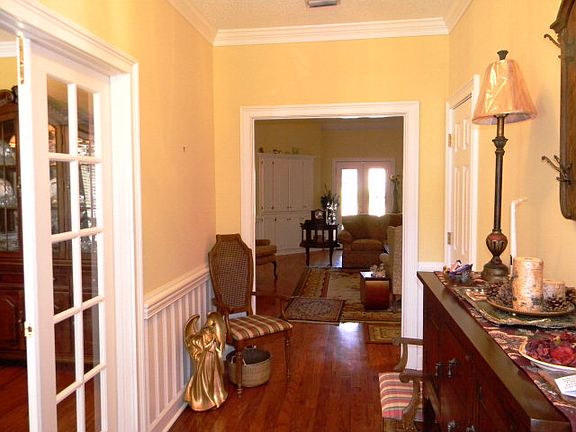3rd image of 10 Ashton Pl