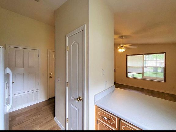 5th image of 1391 Fairchild St