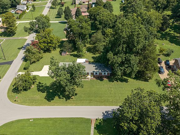 5th image of 408 Hillview Dr