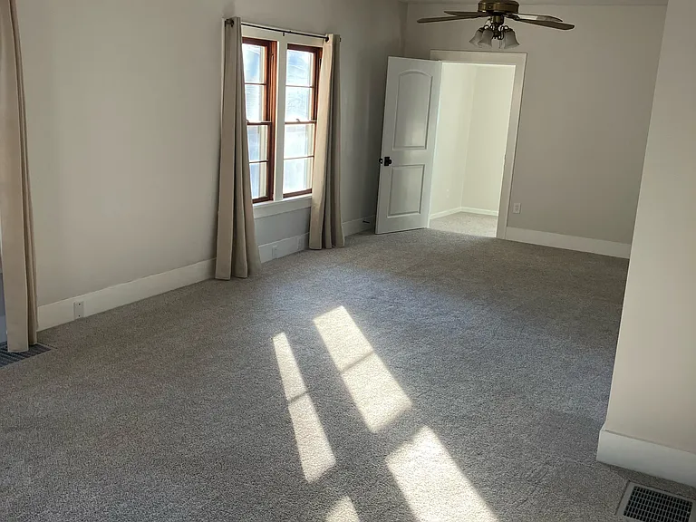 635 N Washington St — Photo 8