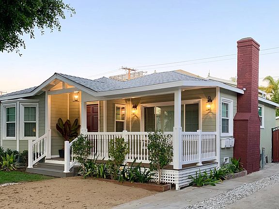 Front house with a 3 bed duplex in the back.