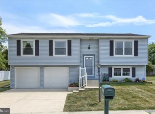 102 Fairview Dr, Harrisburg, PA 17112